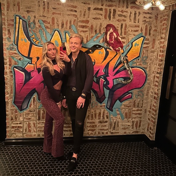 Meet your Posher, Adriana - Picture 6 of 16